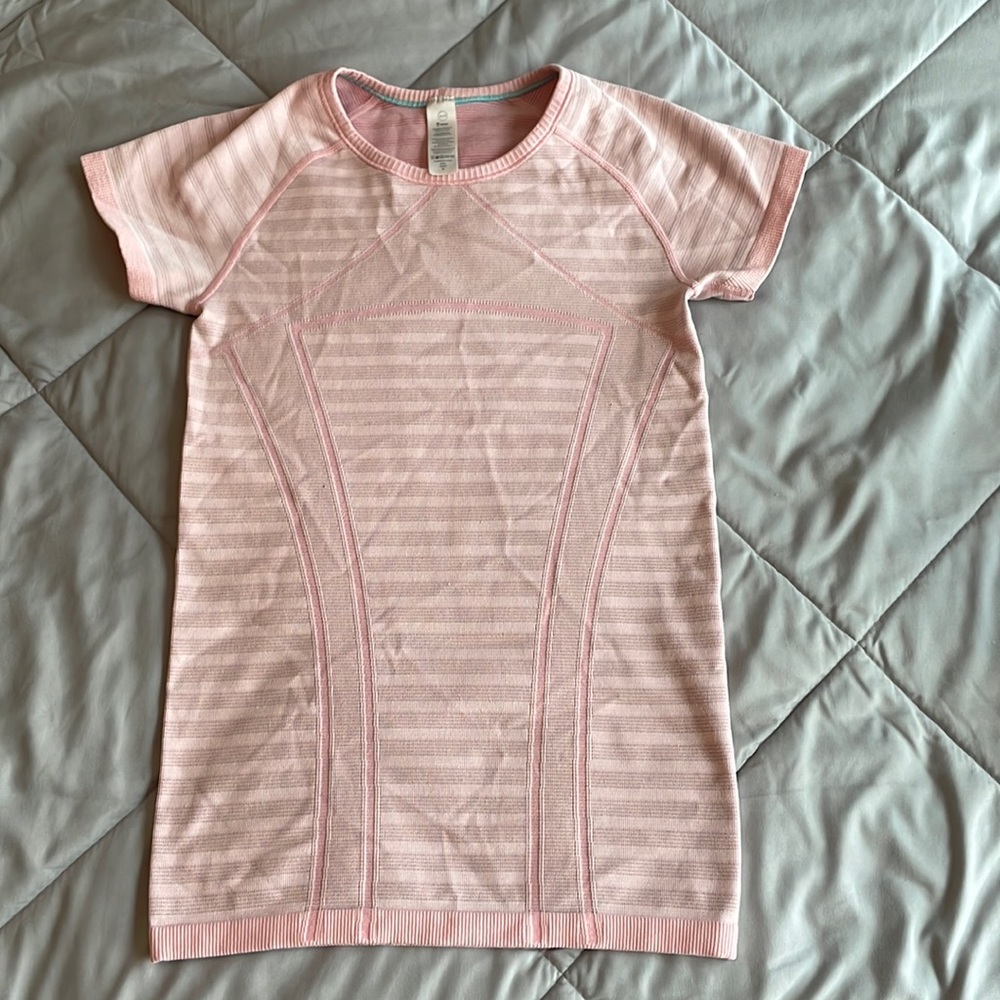 IVIVVA swiftly tech tshirt size M